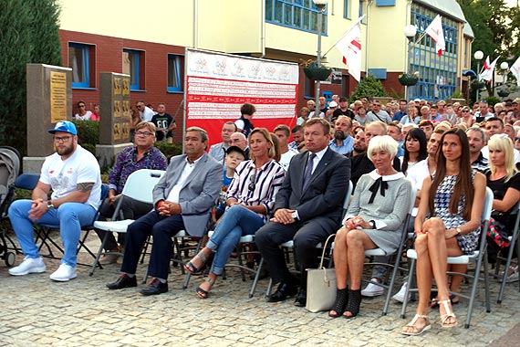 Sze nowych replik medali w Alei Gwiazd Sportu w Dziwnowie