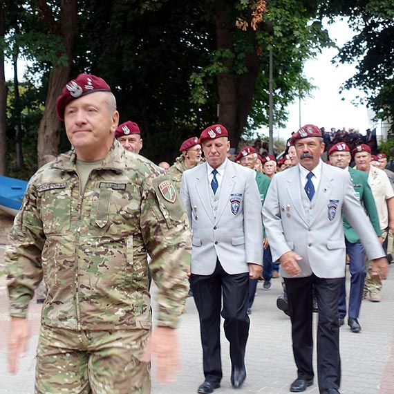 Pięciu generałów Wojska Polskiego uczestniczy w IX Festynie Komandosa w Dziwnowie
