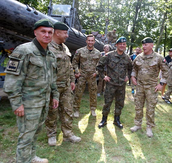 Pięciu generałów Wojska Polskiego uczestniczy w IX Festynie Komandosa w Dziwnowie