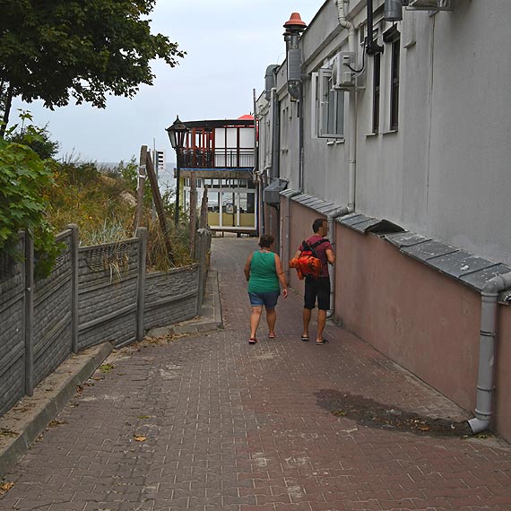 Ju� nie wystarczaj� tabliczki z zakazem, teraz dzia�a gro�ba umieszczenia fotki na FB