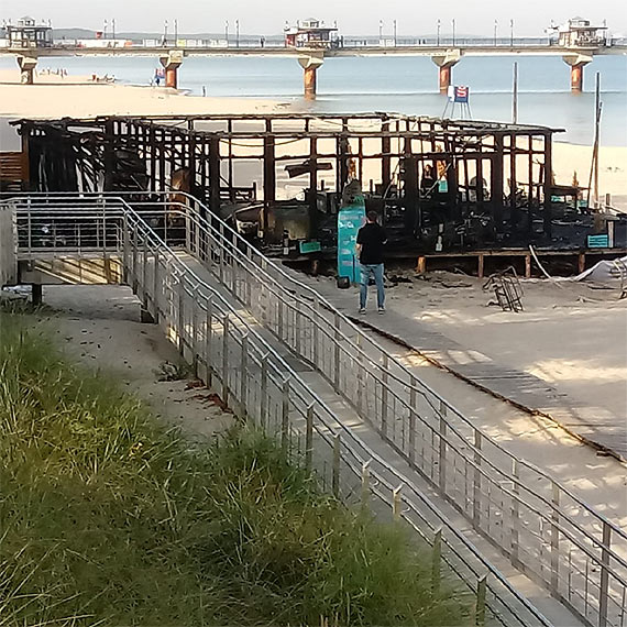Podpalenie czy nieszczęśliwy wypadek? W nocy spłonął beach bar w Międzyzdrojach
