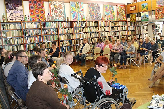 „Bez ram, schematów i ograniczeń” - wernisaż i kiermasz prac uczestników Warsztatu Terapii Zajęciowej w Wolinie