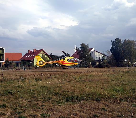 Poszkodowany w wypadku w Dziwnówku przetransportowany śmigłowcem do Szczecina