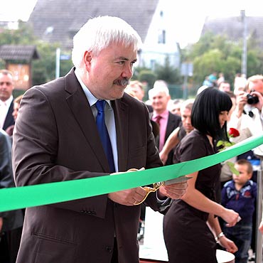 Wolin: Otwarto nową siedzibę Banku Spółdzielczego. Zagrało De Mono