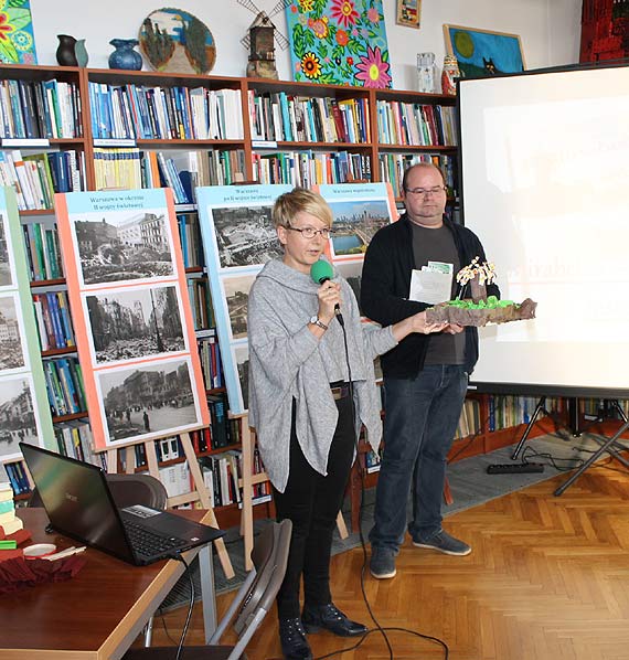 „Mirabelka - kiełkująca historia” , czyli warsztaty literacko-plastyczne w międzyzdrojskiej bibliotece