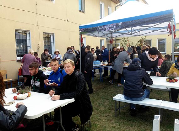 Po 55 latach istnienia Zespół Szkół Ponadgimnazjalnych w Wolinie ma własne boisko sportowe