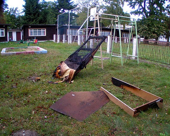 Cztery zastępy straży pożarnej likwidowały zarzewie pożaru domku kempingowego w Dziwnowie