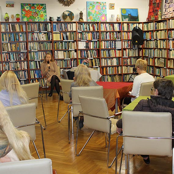 Wędrówka po ludzkich emocjach – spotkanie autorskie z Agatą Kołakowską