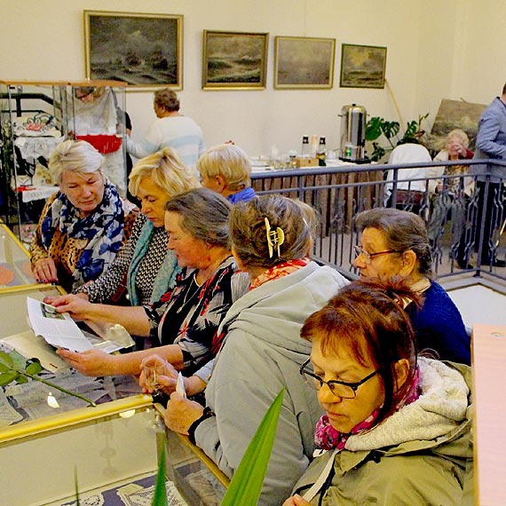 Wystawa w MDK-u. Od sieci rybackiej do koronki