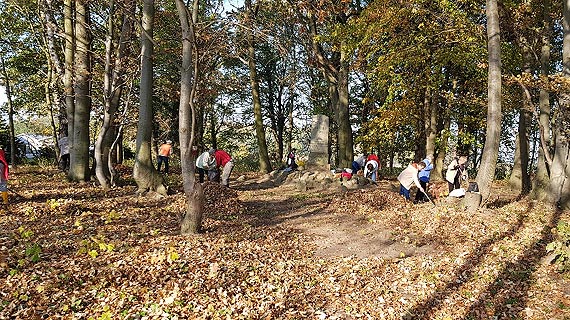 Grabowo- sprzątanie poniemieckiego cmentarza 17.10.2018