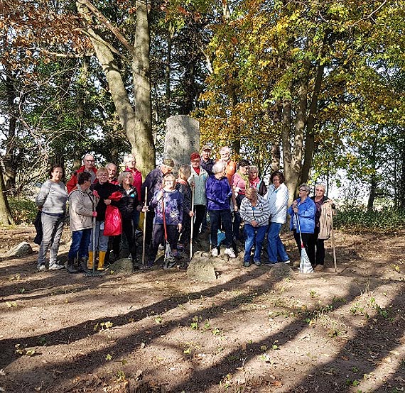 Grabowo- sprzątanie poniemieckiego cmentarza 17.10.2018