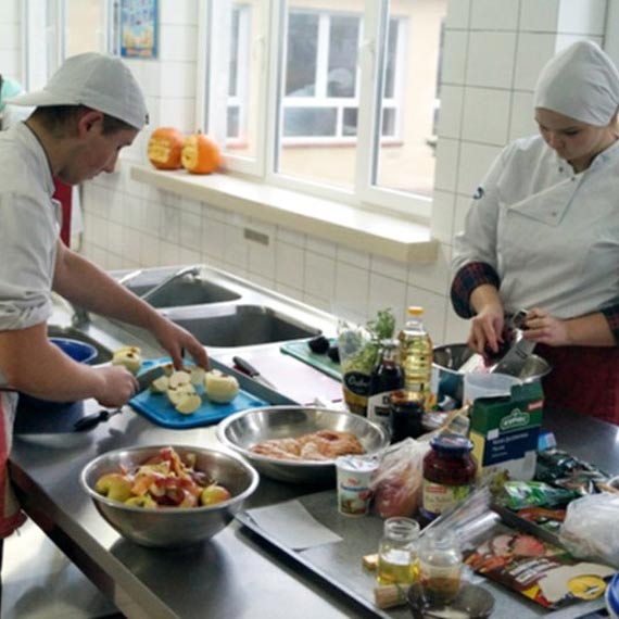 Uczniowie rywalizowali w konkursie kulinarnym „Polska Kuchnia Regionalna”