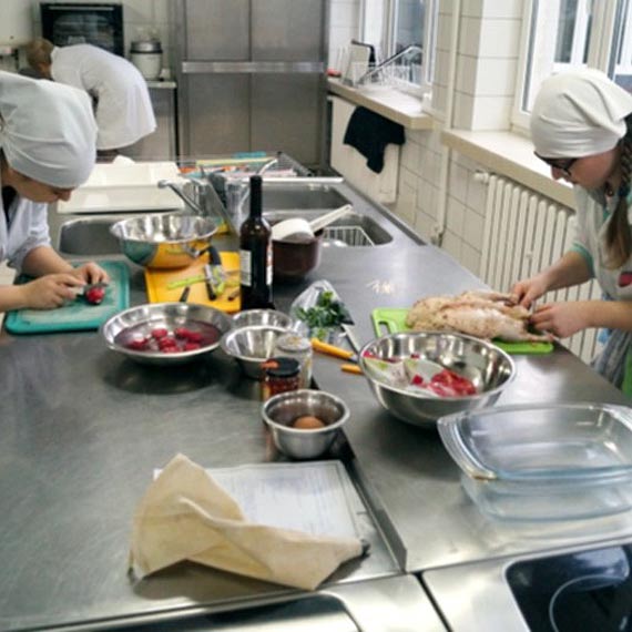 Uczniowie rywalizowali w konkursie kulinarnym „Polska Kuchnia Regionalna”