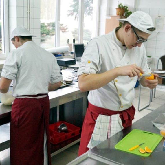 Uczniowie rywalizowali w konkursie kulinarnym „Polska Kuchnia Regionalna”