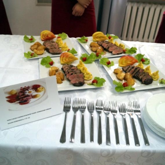 Uczniowie rywalizowali w konkursie kulinarnym „Polska Kuchnia Regionalna”