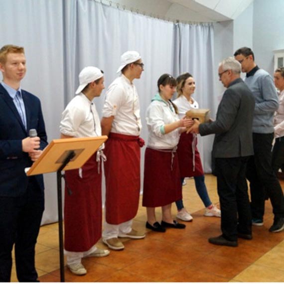 Uczniowie rywalizowali w konkursie kulinarnym „Polska Kuchnia Regionalna”