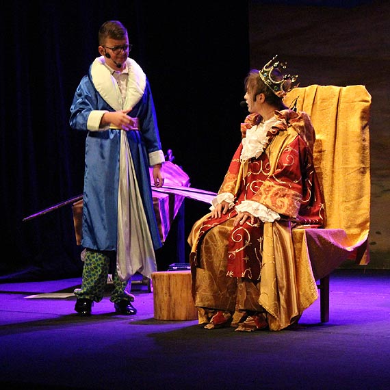 Ma�y ksi��� w wykonaniu dzieci i m�odzie�y z „Kot�a Wyobra�ni”