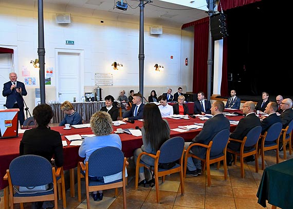 Burmistrz Mi�dzyzdroj�w, Leszek Dorosz, po�egna� si� z radnymi. Zobacz film!