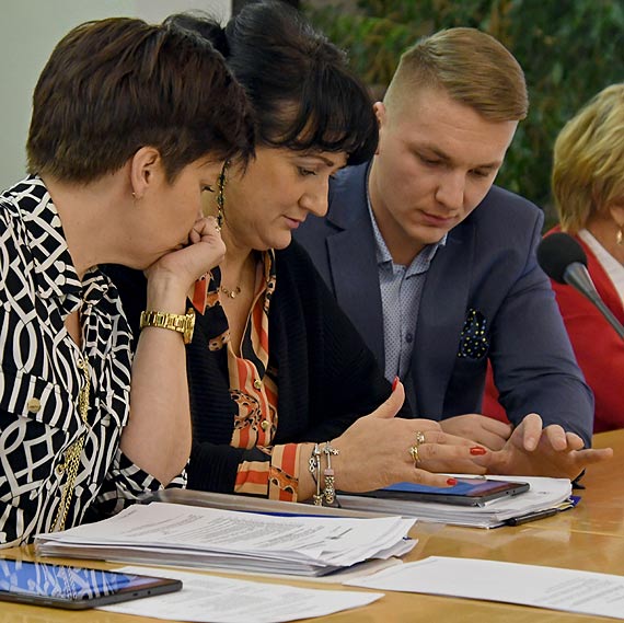 Podczas II sesji Rady Miejskiej w Międzyzdrojach radni głosowali przy użyciu tabletów