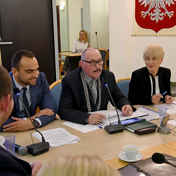 Podczas II sesji Rady Miejskiej w Międzyzdrojach radni głosowali przy użyciu tabletów