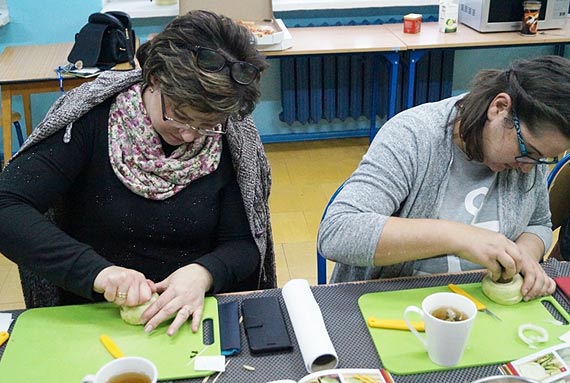 Nauczyciele poznali tajniki carvingu