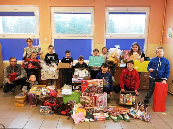 Podsumowanie akcji zbiórki pieniędzy i zabawek dla małych pacjentów oddziałów onkologicznych