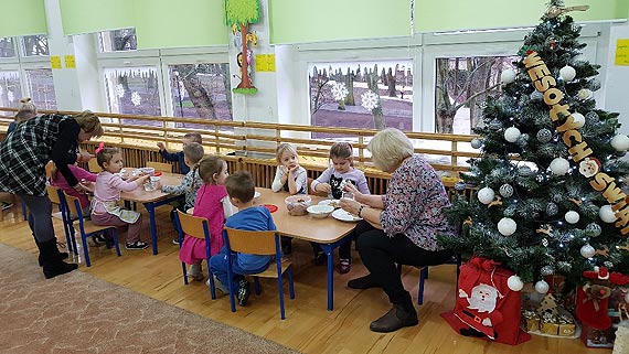 Zdobienie pierników w Przedszkolu nr 1