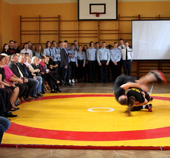 Ślubowanie w Liceum Ogólnokształcącym im. Bolesława Krzywoustego w Kamieniu Pomorskim