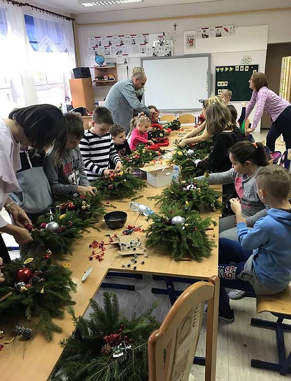Czas Adwentu w Polsce i w Niemczech Polsko-Niemieckie Bo�onarodzeniowe Warsztaty Sztuki