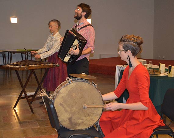 Czy na Pomorzu Zachodnim tworzy si� nowa tradycja kulturowa?