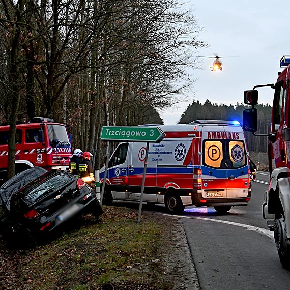  Grony wypadek na drodze midzy Dargobdzem a Midzyzdrojami. Kierowca zabrany helkopterem do szpitala