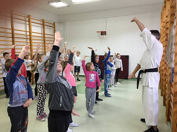 „Ze sztuk karate ku wartociom w yciu”