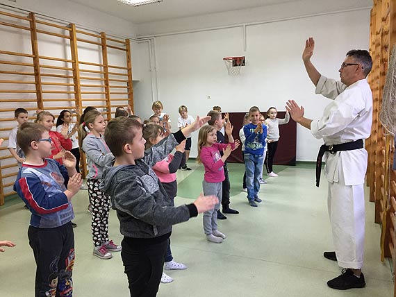 „Ze sztuk karate ku wartociom w yciu”