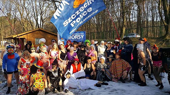 Karnawałowa Morsowa Kąpiel Przebierańców w Szczecinie