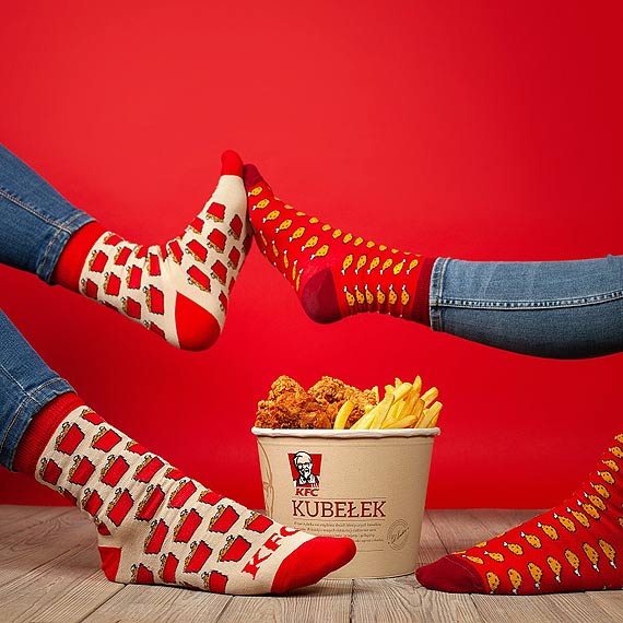 Zakochani w KFC? Kubełek łączy w pary!