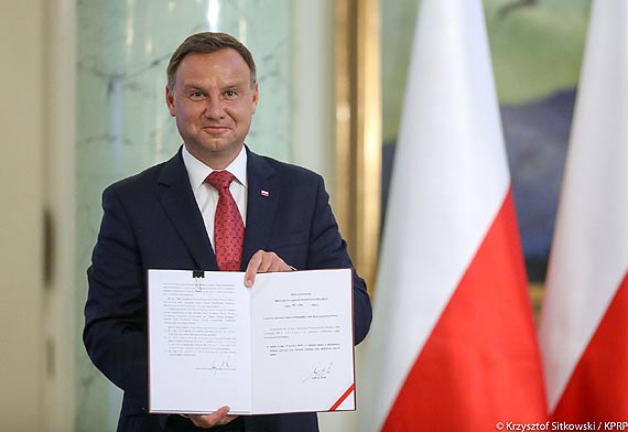 B�dzie �atwiej o nieodp�atn� pomoc prawn�. Pomoc bliska Tobie