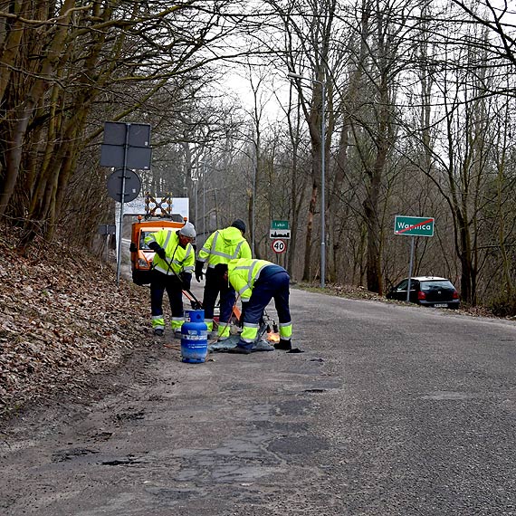 Stara droga potrzebuje nie tylko naprawy, ale remontu kapitalnego