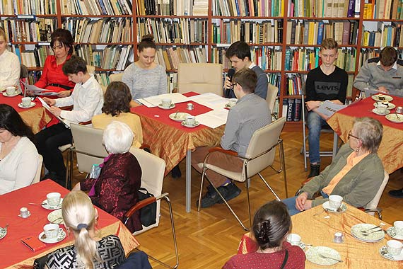 Zimowy wieczór poezji w międzyzdrojskiej bibliotece