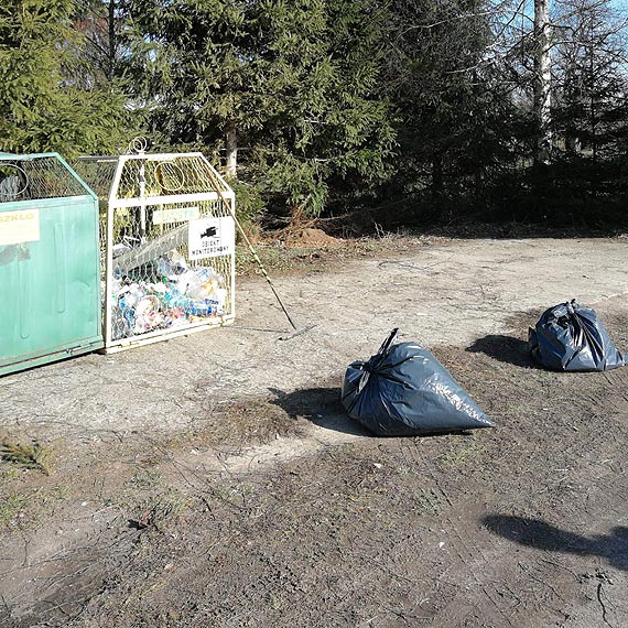 Podrzucono martwe zwierzęta w worku