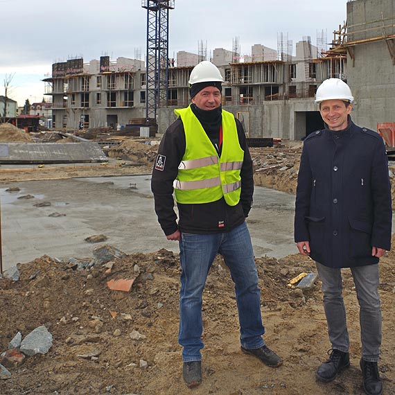 Prace nad nowym ratuszem ruszy�y. Zobacz filmy!