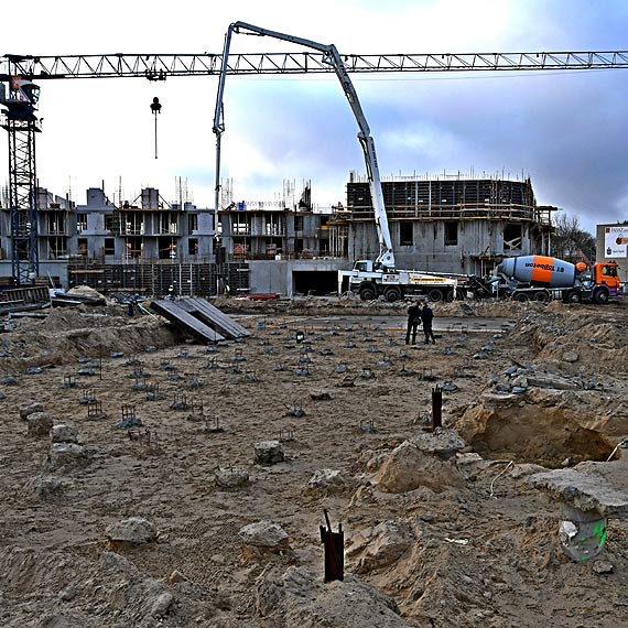 Prace nad nowym ratuszem ruszy�y. Zobacz filmy!