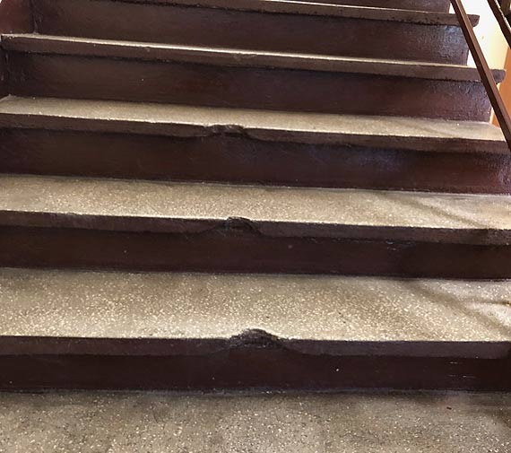 Budynek Urz�du Gminy �wierzno w rozsypce!