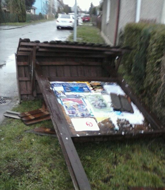 Ogłoszenia rzucone na wiatr?