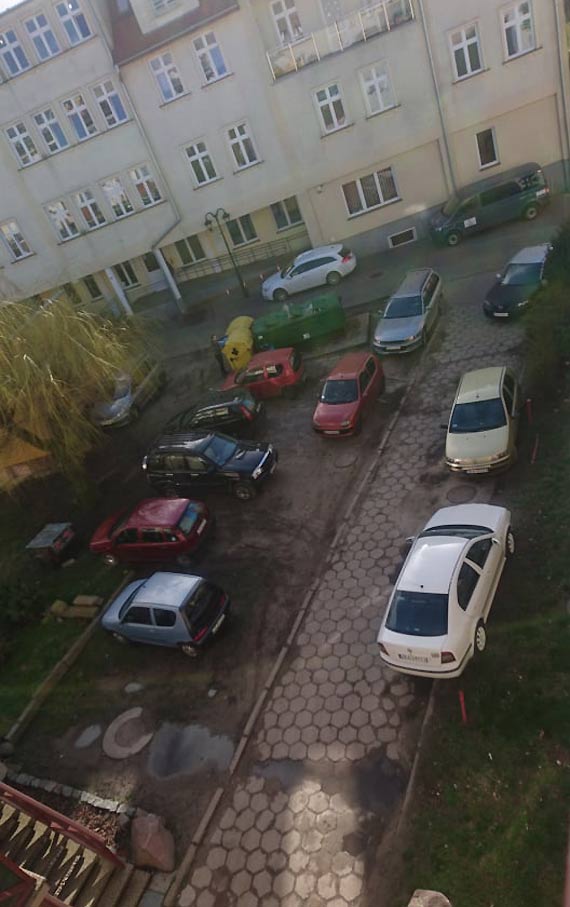 Czytelnik: Transportery ośrodka dla niepełnosprawnych blokują ulicę