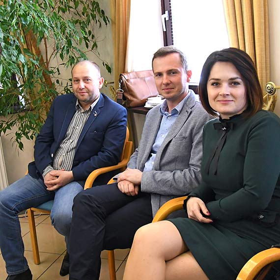 Uczniowie z wizyt� w Urz�dzie Pracy 