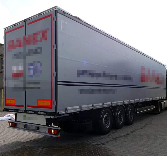 Kamie�scy policjanci odzyskali skradzion� naczep�