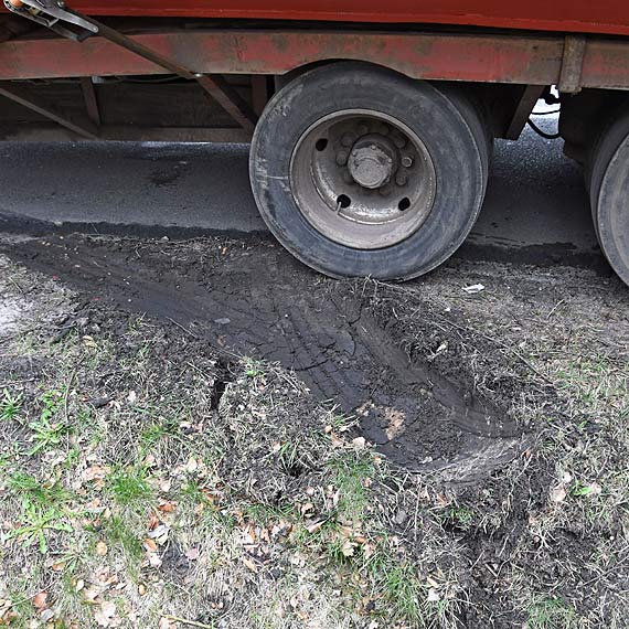 Gwa�towne hamowanie przyczyn� st�uczki na DK3