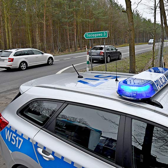 Gwa�towne hamowanie przyczyn� st�uczki na DK3