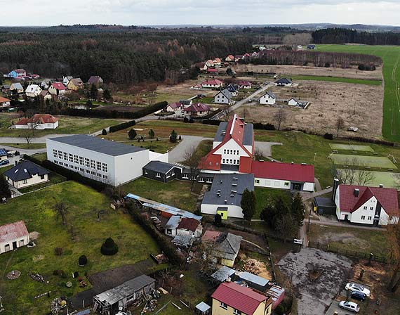 Urz�d policzy� 600 os�b miesi�cznie korzysta z hali sportowej w �wierznie