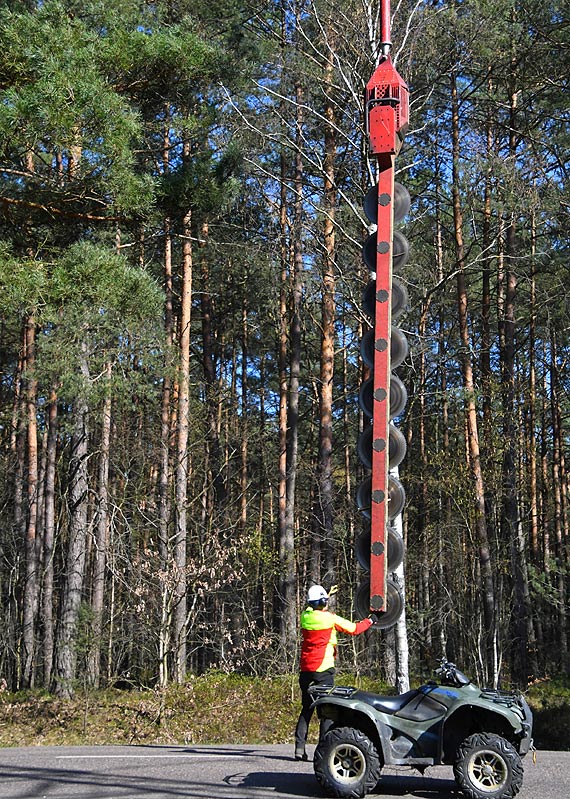 Helikopter pi�a nad wysp� Wolin. Zielone korytarze wycinane z chirurgiczn� precyzj�. Zobacz filmy!